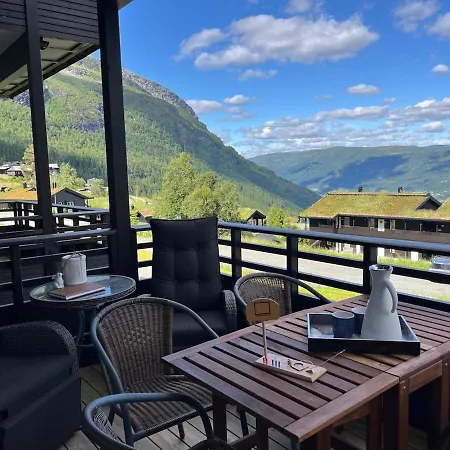 Luxury Norwegian Mountain View - Balcony Apartman *