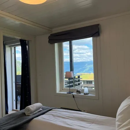 Luxury Norwegian Mountain View - Balcony Apartment