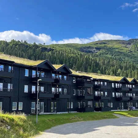Luxury Norwegian Mountain View - Balcony Apartment Voss